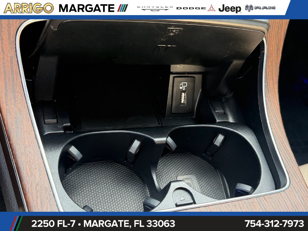Used 2020 Mercedes-Benz C 300 4MATIC Sedan w/ AMG Line image 28