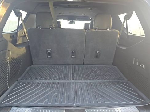 Used 2023 Chevrolet Suburban Premier RWD image 13