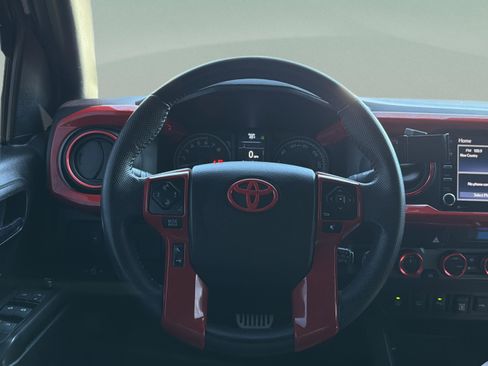 Used 2021 Toyota Tacoma TRD Sport w/ Technology Package image 9