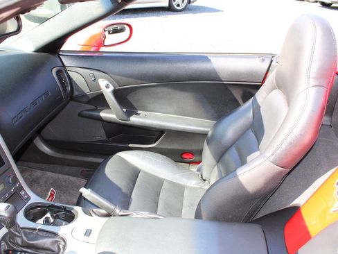 Used 2005 Chevrolet Corvette Convertible w/ Preferred Equipment Group RWD image 22
