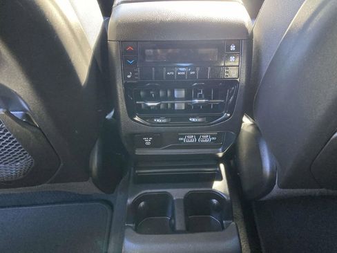 Used 2023 Jeep Grand Cherokee L Limited image 19