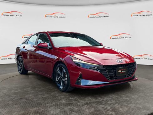 Used 2022 Hyundai Elantra Limited w/ Cargo Package FWD image 5