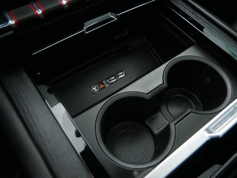 Certified 2025 GMC Yukon XL AT4 Ultimate w/ LPO, Floor Liner Package AWD/4WD image 30