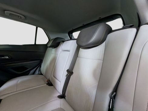 Used 2021 Chevrolet Trax LT w/ Sport Edition FWD image 22