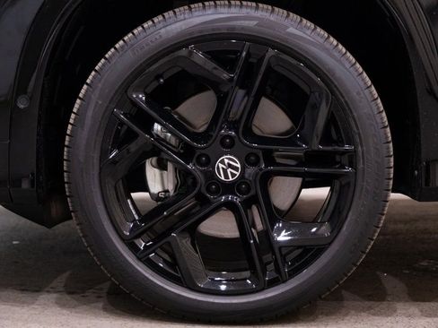 New 2026 Volkswagen Tiguan SE R-Line image 7