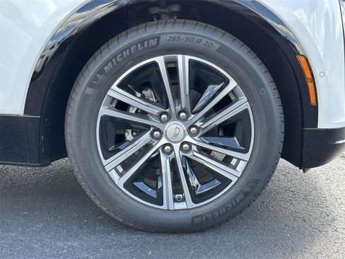 New 2025 Cadillac Lyriq Luxury image 7