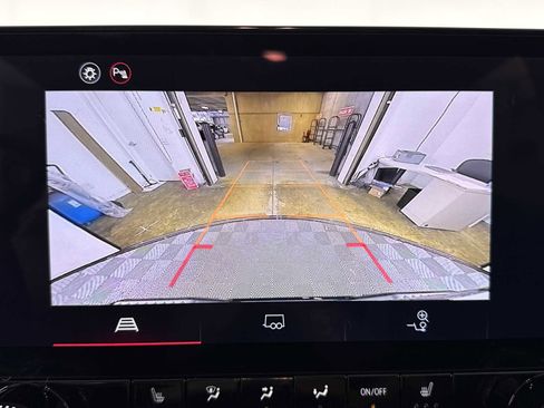 New 2026 GMC Canyon Elevation w/ Convenience Package image 29