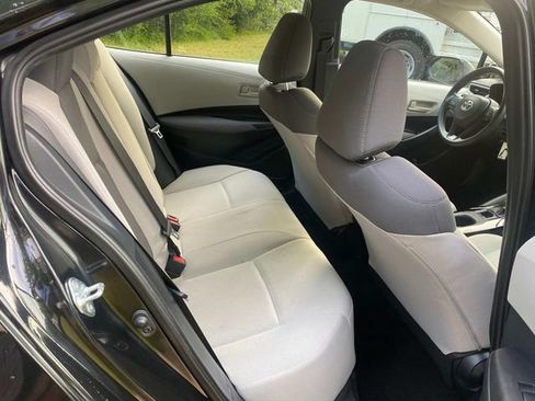 Used 2022 Toyota Corolla LE FWD image 32