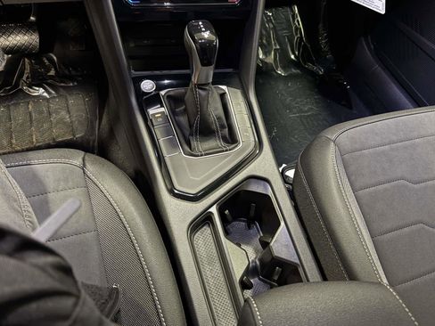 New 2026 Volkswagen Taos SE image 27