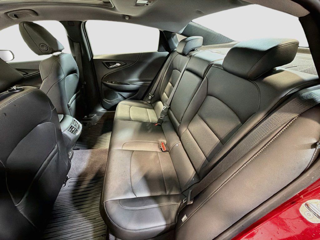 Used 2021 Chevrolet Malibu Premier FWD image 25