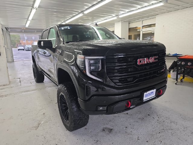 Used 2024 GMC Sierra 1500 AT4 w/ AT4 Premium Package AWD/4WD image 7