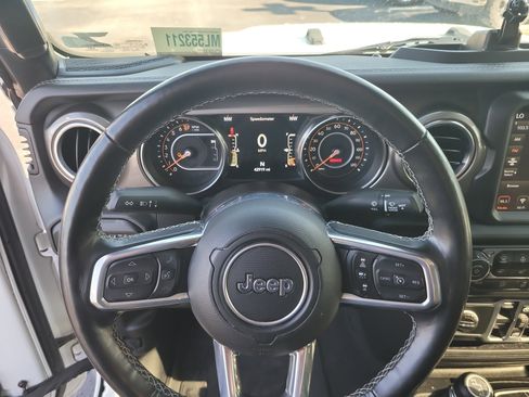 Used 2021 Jeep Gladiator Overland AWD/4WD image 26