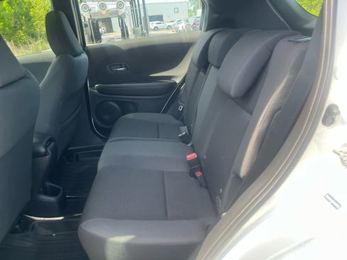 Used 2019 Honda HR-V Sport image 6