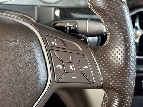 Used 2015 Mercedes-Benz GLK 350 2WD image 26