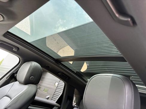 Certified 2024 Porsche Cayenne image 38