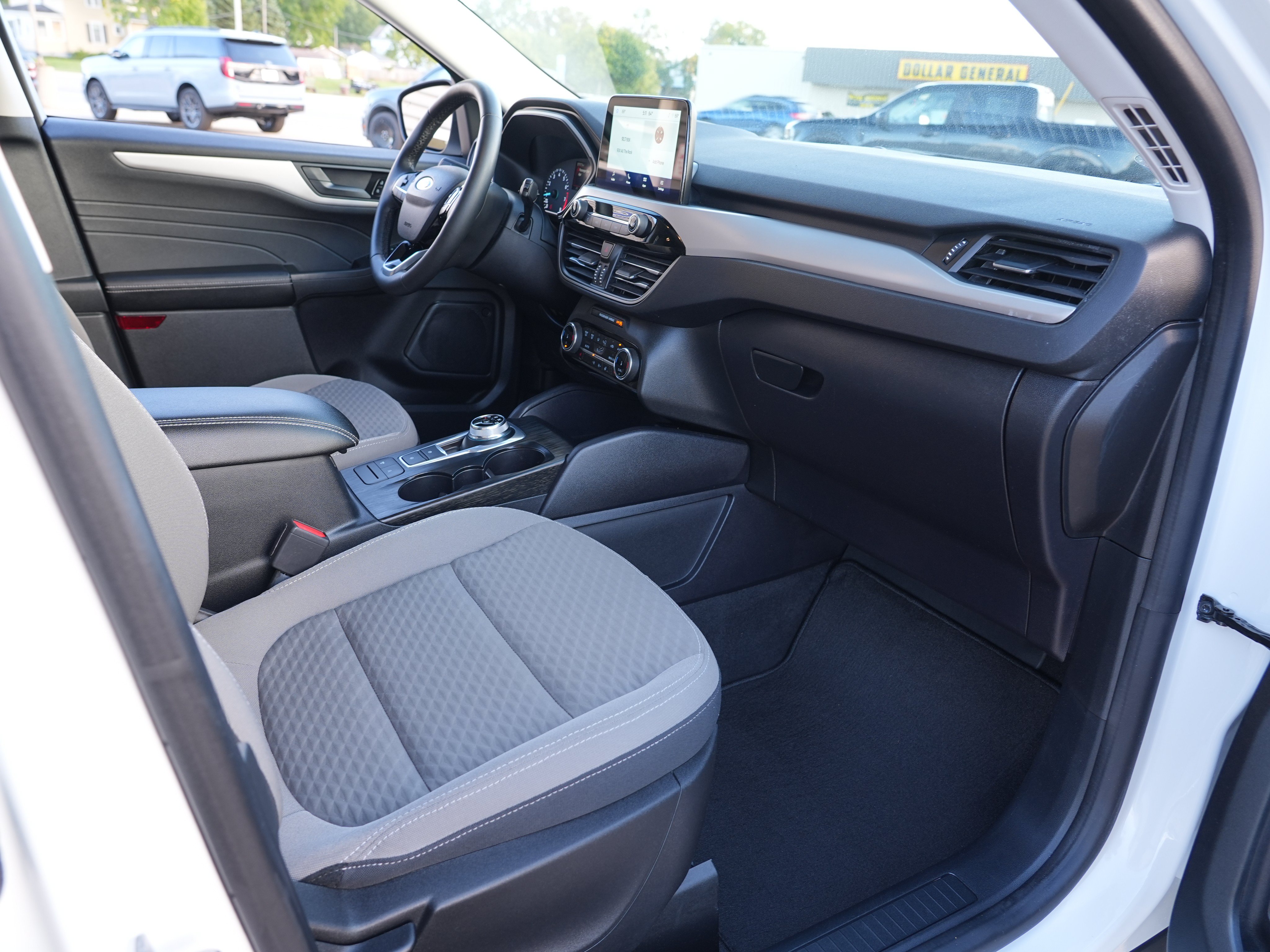 Used 2022 Ford Escape SE w/ SE Sport Appearance Package AWD/4WD image 31