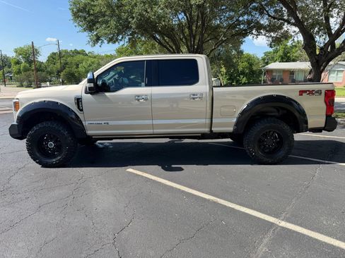 Used 2017 Ford F250 King Ranch w/ King Ranch Ultimate Package AWD/4WD image 8