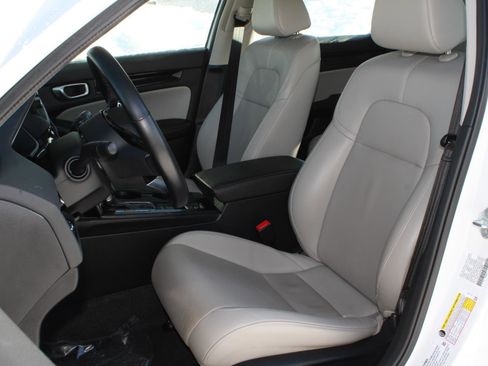 Used 2024 Honda Civic EX-L image 16