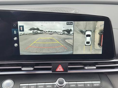 Used 2024 Hyundai Elantra Limited FWD image 15