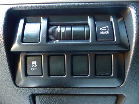 Used 2016 Subaru Outback 2.5i Premium image 26