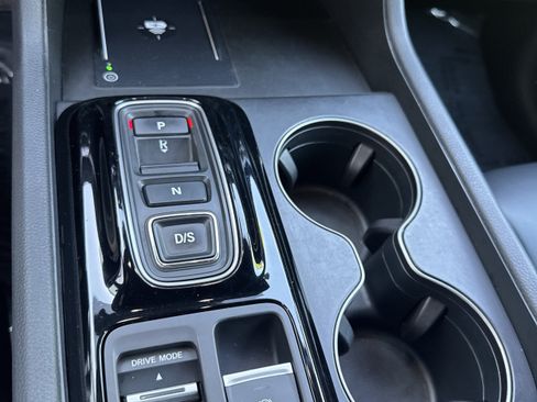 Used 2023 Honda Pilot TrailSport image 25