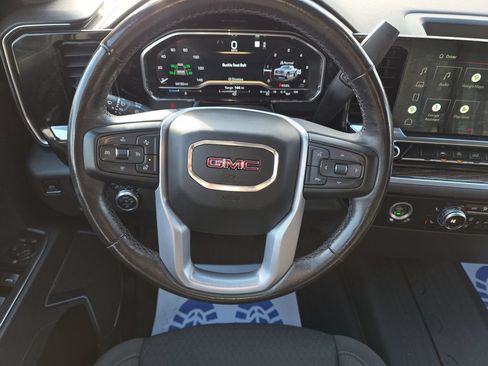 Certified 2022 GMC Sierra 1500 Elevation w/ LPO, Elevation Black Package AWD/4WD image 17