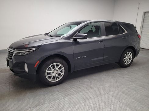 Used 2023 Chevrolet Equinox LT image 2