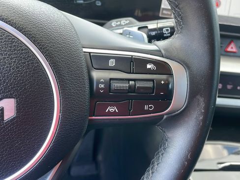 Certified 2025 Kia Sportage EX AWD/4WD image 22