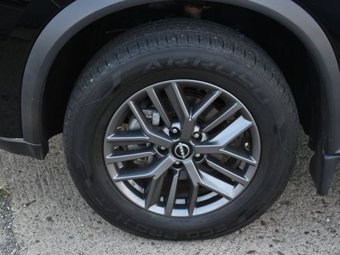 Used 2023 Nissan Rogue S AWD/4WD image 10