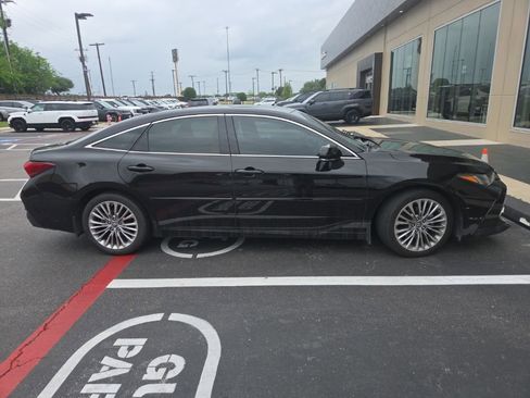 Used 2019 Toyota Avalon Limited w/ Advanced Safety Package image 7