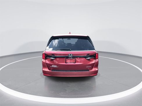 Used 2023 Honda Odyssey Sport image 7