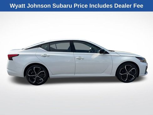 Used 2024 Nissan Altima 2.5 SR FWD image 9
