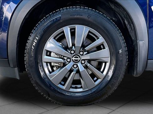 Used 2022 Nissan Pathfinder SV w/ SV Premium Package AWD/4WD image 11