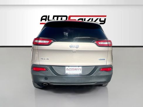 Used 2015 Jeep Cherokee Latitude AWD/4WD image 6