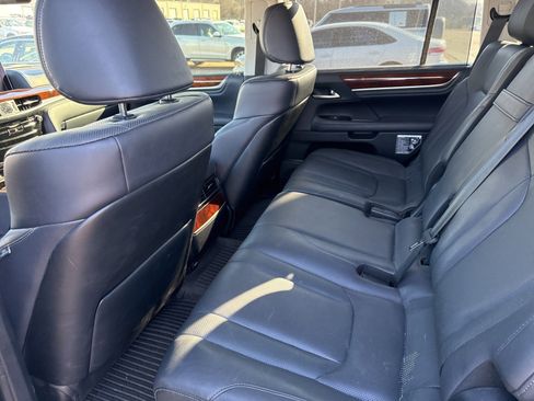 Used 2021 Lexus LX 570 4WD w/ Luxury Package image 10