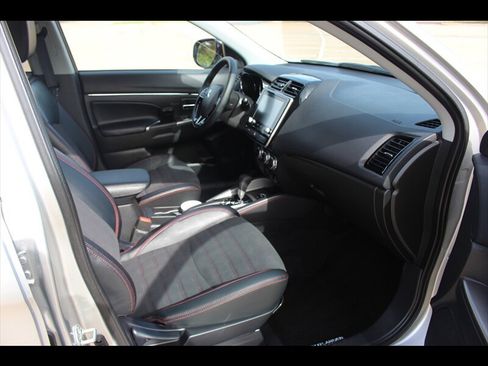 Used 2026 Mitsubishi Outlander Sport ES image 11