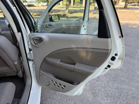 Used 2006 Chrysler PT Cruiser Touring image 15