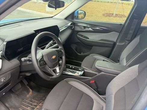 Used 2024 Chevrolet TrailBlazer LT w/ LT Cold Weather Package FWD image 5