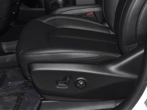 New 2026 Chrysler Pacifica Select w/ S Appearance Package image 11