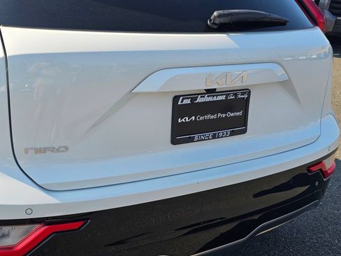 Certified 2024 Kia Niro Wind w/ Wind Preserve Package FWD image 24