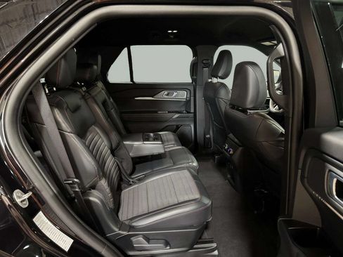 Used 2026 Ford Explorer ST-Line w/ ST-Line Street Pack AWD/4WD image 25