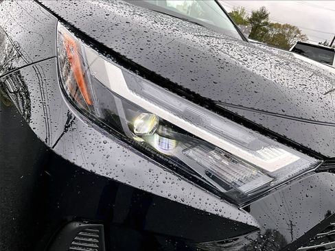 Certified 2025 Toyota RAV4 LE image 27