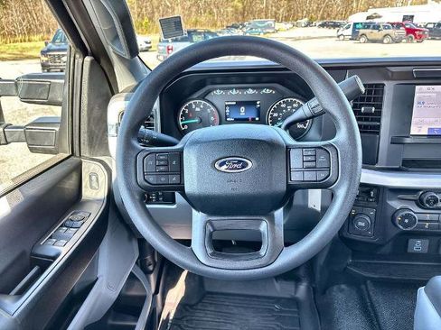 Certified 2024 Ford F250 XL w/ XL Chrome Package AWD/4WD image 11