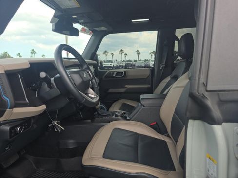 Used 2023 Ford Bronco Wildtrak AWD/4WD image 12