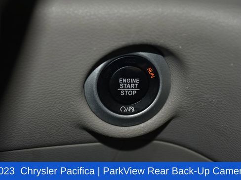 Used 2023 Chrysler Pacifica Touring-L image 12