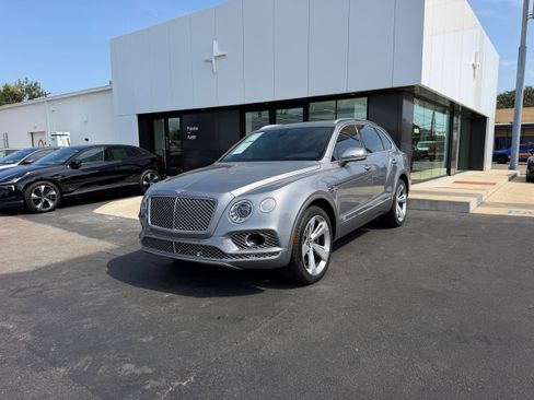 Used 2018 Bentley Bentayga Onyx Edition AWD/4WD image 2