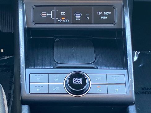 Used 2024 Hyundai Kona Limited FWD image 12