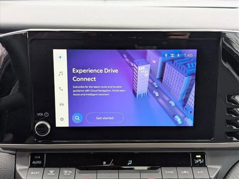 Used 2025 Toyota Camry SE image 13