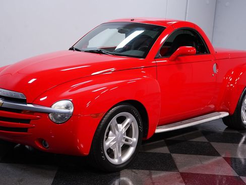 Used 2005 Chevrolet SSR image 6