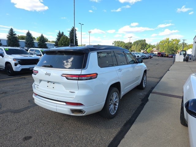 Used 2023 Jeep Grand Cherokee L Summit w/ Advanced Protech Group IV AWD/4WD image 4